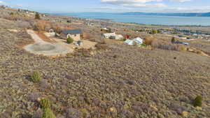 Bird's eye view of Bear Lake and mountain view