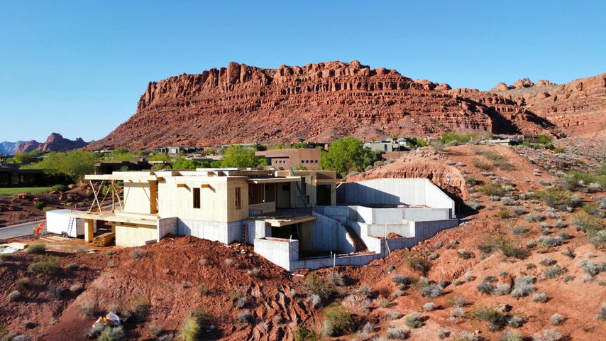 View of mountain backdrop with a desert landscape