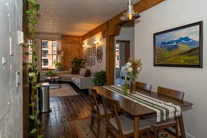 Dining area adjacent to kitchen