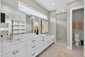 Pool House Full Bath