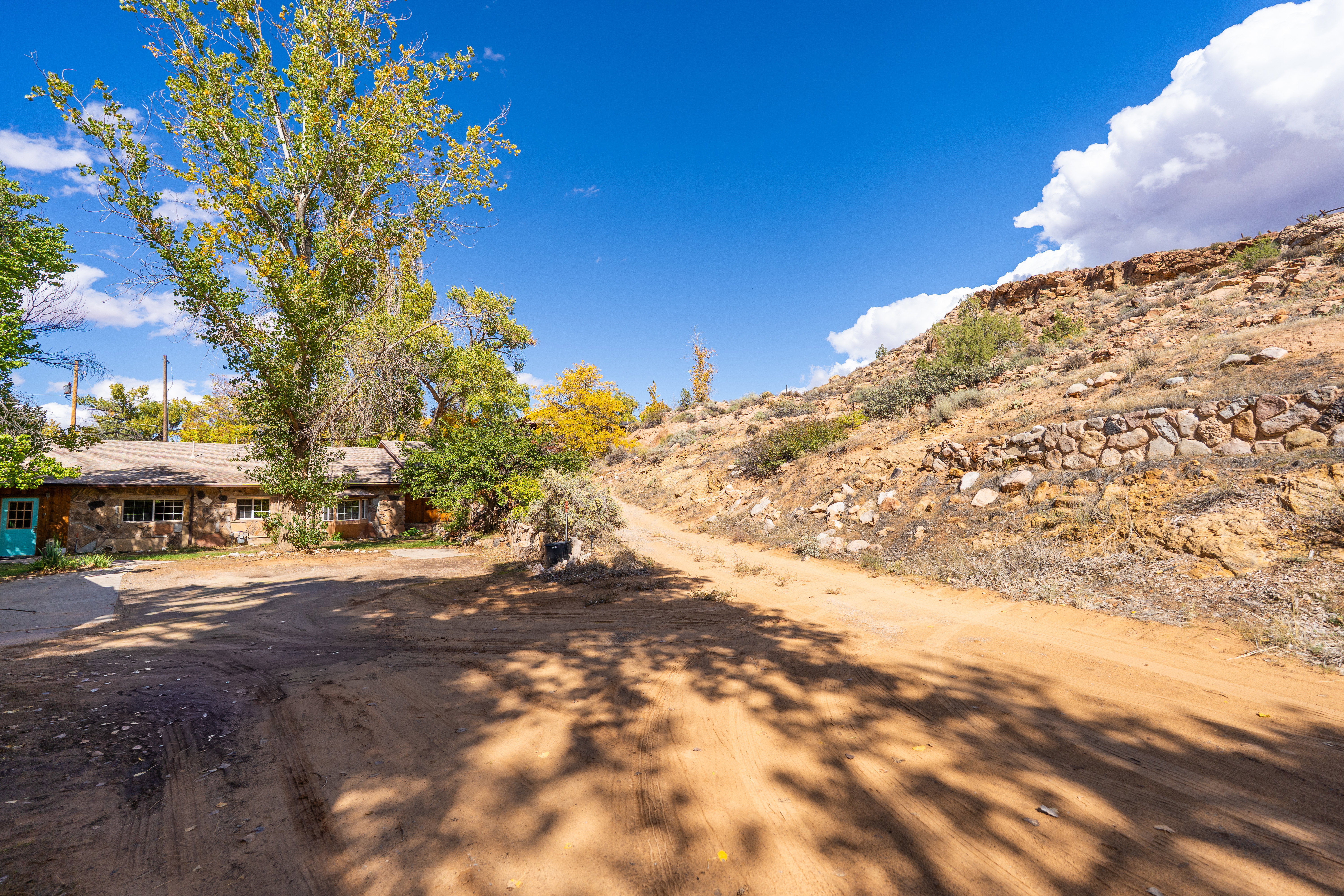 View of dirt / gravel road