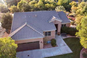 Aerial view of property and surrounding area