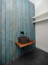 Detailed view of baseboards