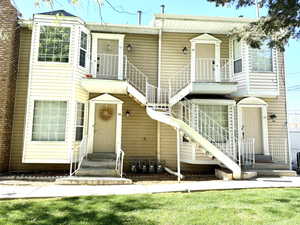 View of front of home - Bottom left unit
