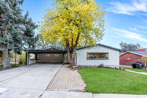 Beautiful, fully remodeled home in the tree streets