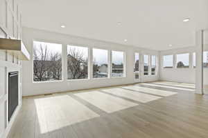 Photo of another home of the same floor plan. Colors and options may vary.