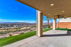 Spacious Covered Patio with VIEWS!