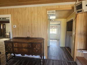 Hallway/Laundry Area