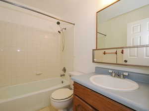 Full Hall Bath - Upper Level