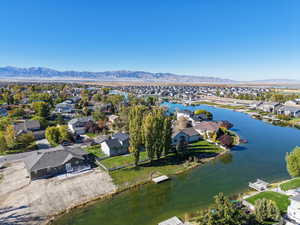 WNW Aerial View of House & Lake