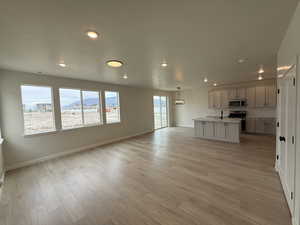 Kitchen & Living room