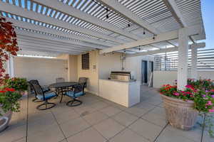 Roof top bbq area