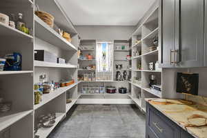 Walk in  pantry