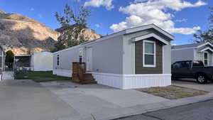 Manufactured / mobile home with a mountain view