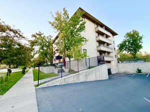 View of apartment building / complex