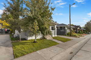 View of front of home featuring a front lawn