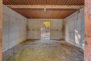 1 OF 6 LARGE HORSE STALLS 15X20 WITH RUNS