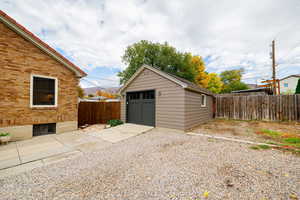 Detached garage with driveway