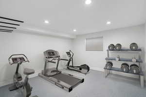 Workout room with recessed lighting