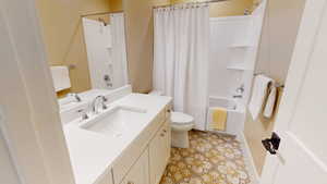 Secondary full bathroom