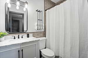 Main Floor en suite bedroom