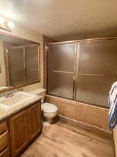 Full bath off primary bedroom with jetted tub