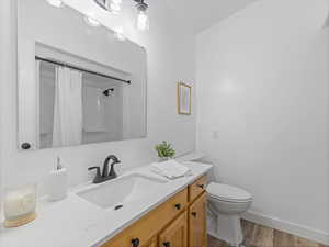 Upstairs Full Bathroom