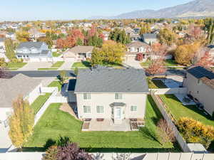 Aerial perspective- notice convenient garden boxes!