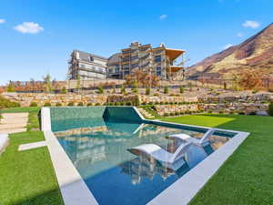 Heated swimming pool and hot tub