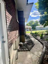 Entry to mother in law apartment