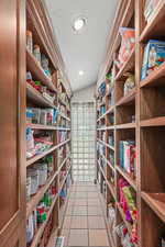 Kitchen walk-in pantry