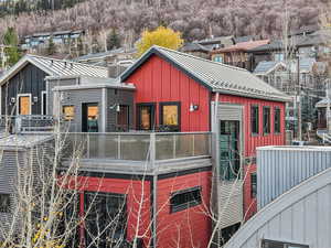 View of outdoor structure featuring a residential view