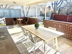 Large veranda off the kitchen