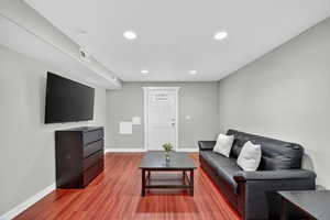 Living area with independent entrance