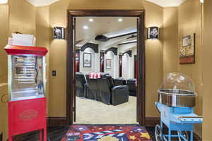 Recreation room with a textured wall