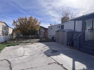 Good-sized fenced side yard