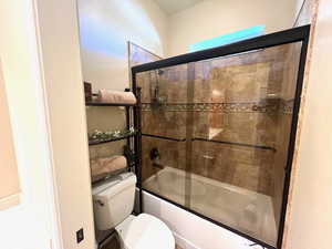 Tiled combo tub/shower.