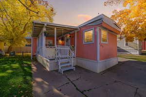 View of manufactured / mobile home