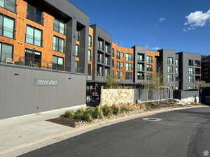 View of apartment building / complex