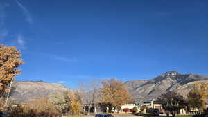 View of mountain backdrop/cult-a-sac