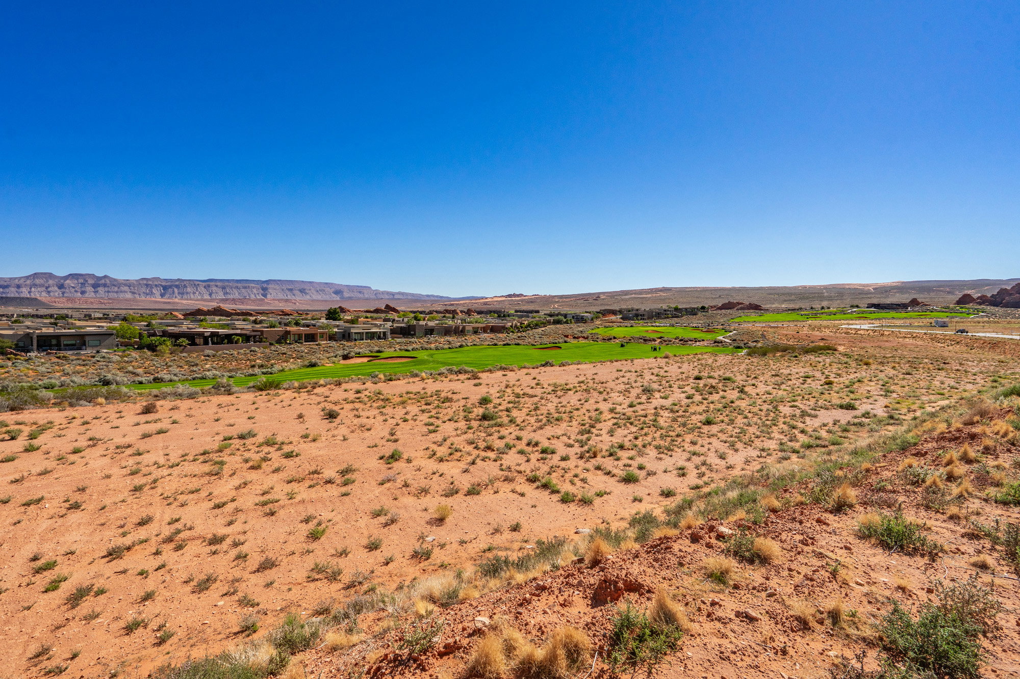 Mountain view with a desert landscape
