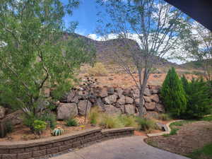 View of property's community with a mountain view