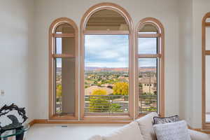 Detailed view of a mountainous background and baseboards