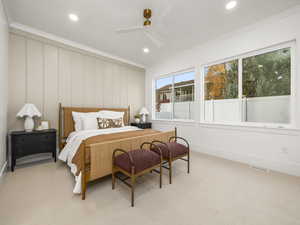 Bedroom with carpet flooring, ceiling fan, recessed lighting, and crown molding
