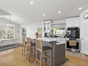 Brand new kitchen w stainless steel appliances