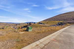 View of yard featuring a mountain view