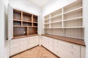 Unfurnished office with parquet floors