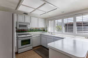 Pass through window to enclosed private outdoor area