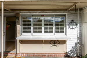 Pass through from the outside to the kitchen, Exterior view