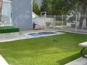 View of yard featuring a hot tub